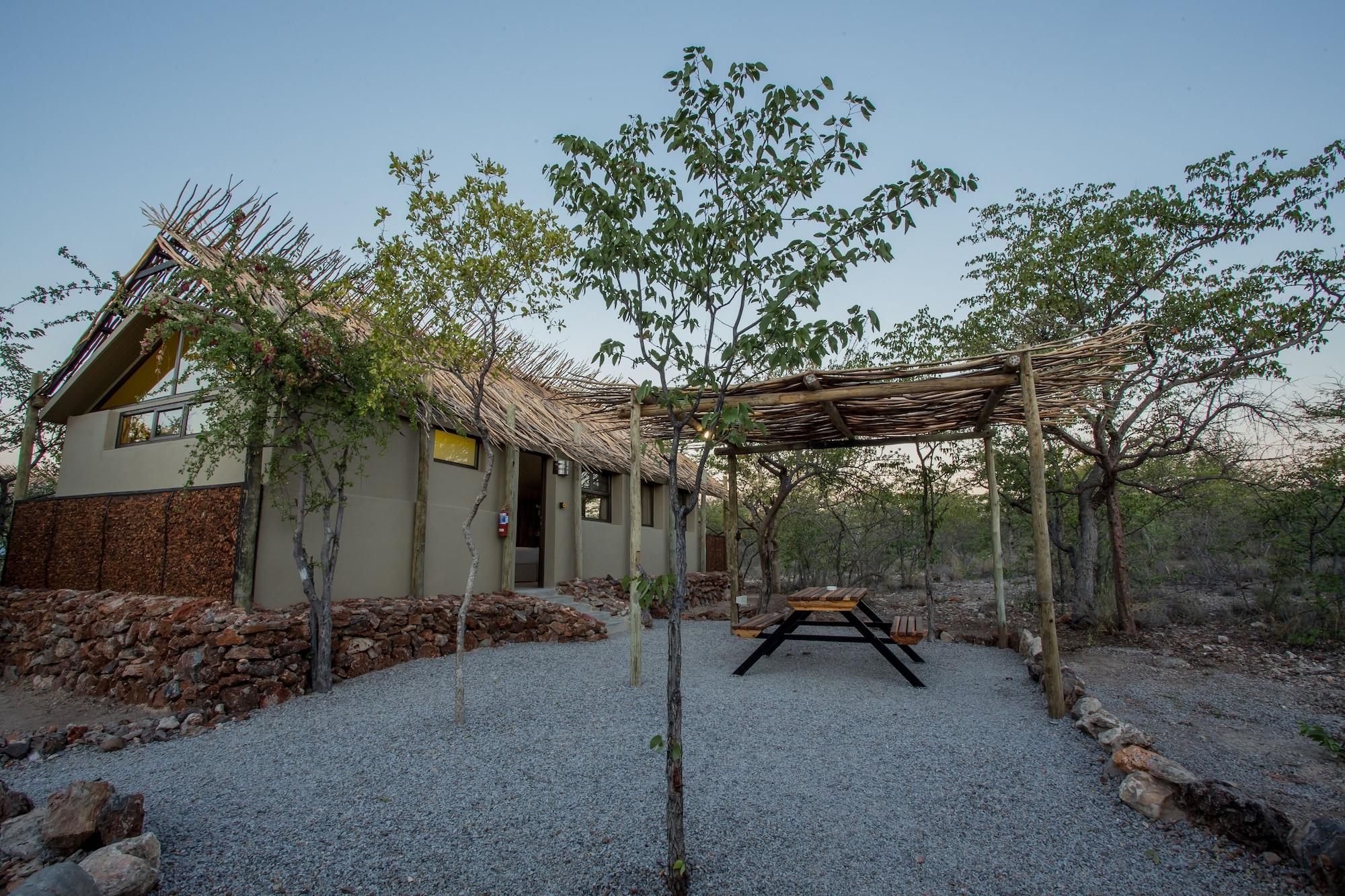 Etosha Village Окаукуэджо Экстерьер фото