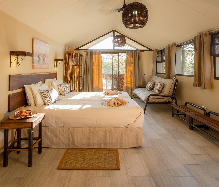 Etosha Village Окаукуэджо Экстерьер фото